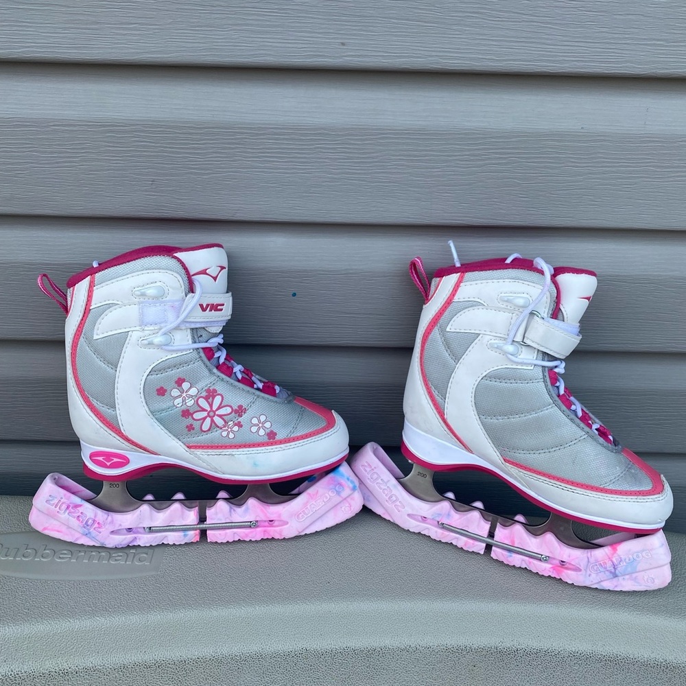 VIC Frost Recreational Ice Skates, Junior/Girls, White/Pink, Size Y13